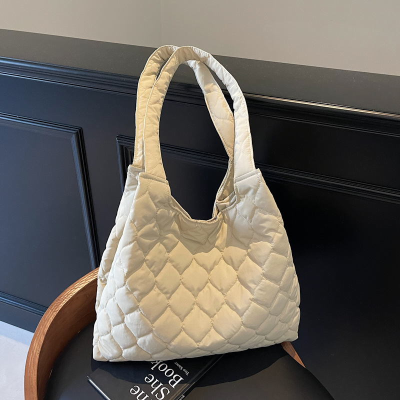 Cross-border casual and simple handbag, large-capacity fashionable commuter student tote bag, diamond-patterned embroidered thread, lightweight single-shoulder bag full figure