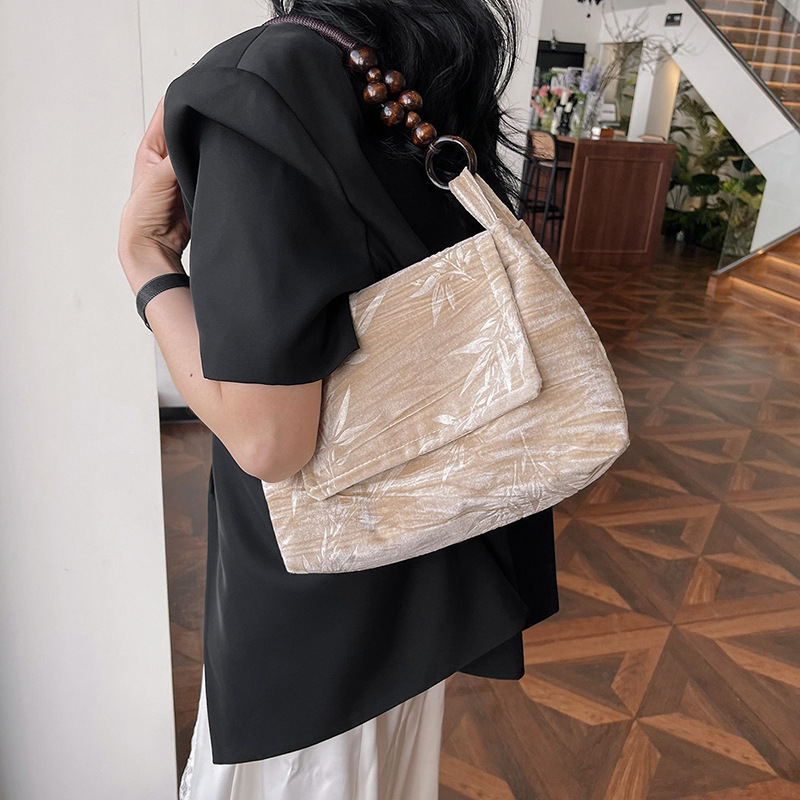 New Chinese-style women's 2024 winter collection: Simple and fashionable embroidered underarm bag, niche Chinese-style versatile shoulder bag Specification drawing