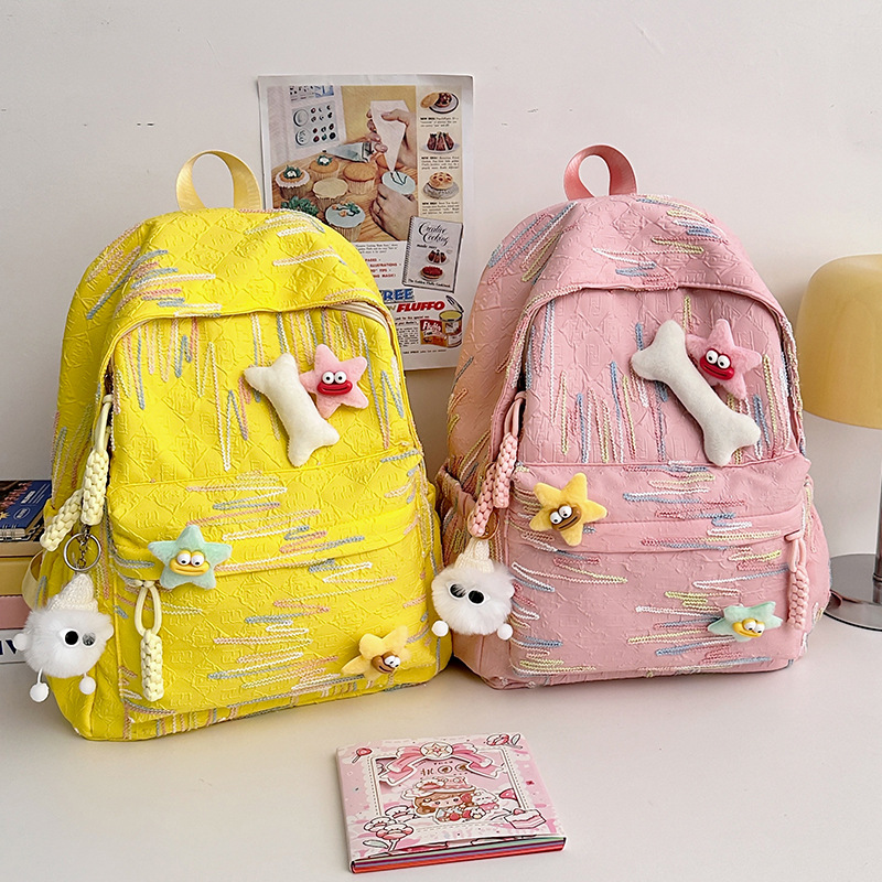 Cute schoolbags for primary school students, girls' backpacks, new casual and cute large-capacity backpacks, and study bags for grades one and two full figure