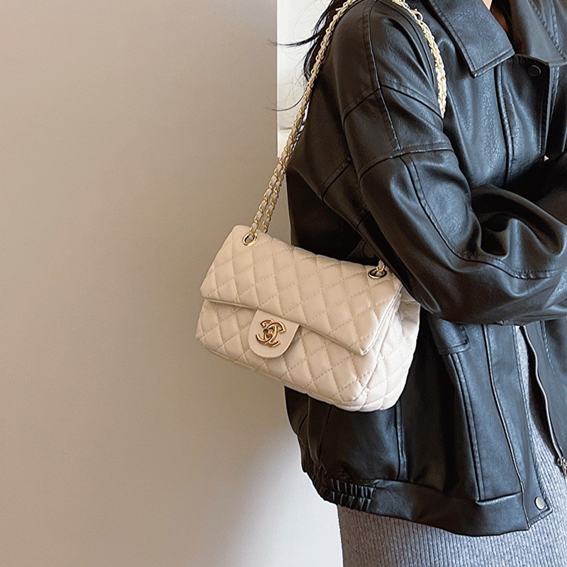 New cross-border women's bag 2023 New simple and fashionable diamond-shaped small chanel-style single-shoulder crossbody bag Small square bag Application Scenario