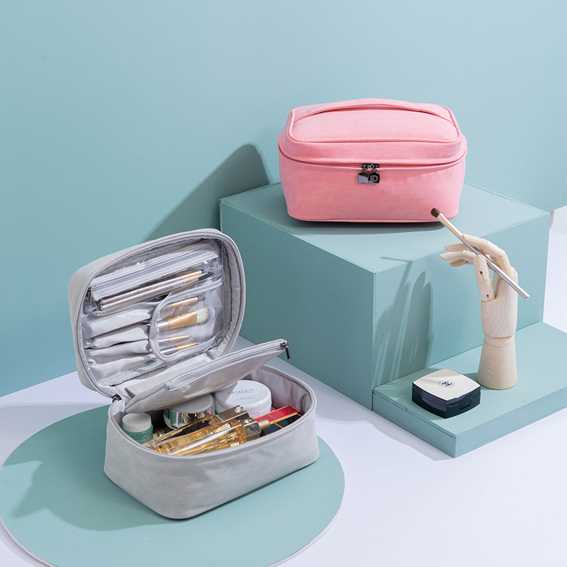 Wholesale of two-in-one high-appearation-level makeup bags, European-style simple large-capacity travel toiletries bags and travel storage bags full figure