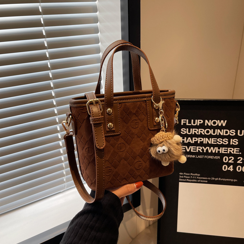 Fashionable and versatile hand-held bucket bag for women, 2025 new retro and high-end style single-shoulder bag, casual commuting crossbody bag Specification drawing
