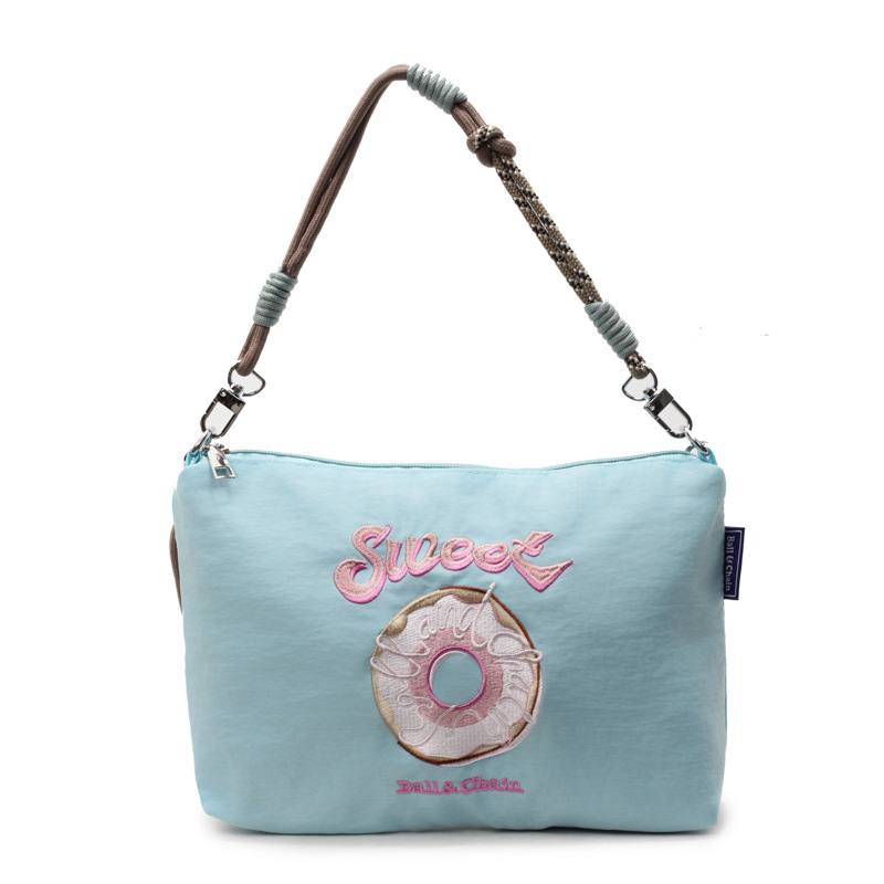 2025 New Japanese-style single-shoulder crossbody bag for women, large capacity, cute and lightweight, nylon fabric embroidered small bag, mobile phone case Item Picture