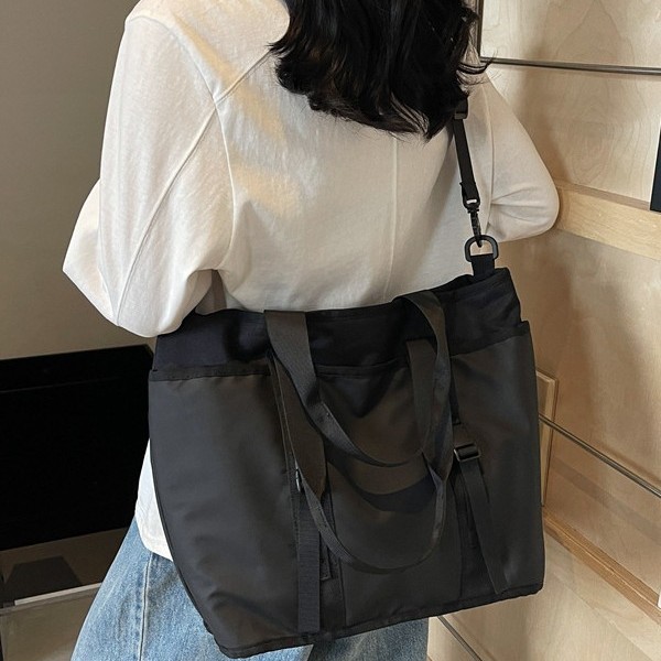 Cross-border large-capacity single-shoulder crossbody bag for men and women, simple, fashionable, casual, versatile and multi-functional single-shoulder bag Specification drawing
