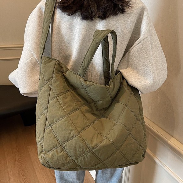 Korean women's autumn and winter cloud commuting large bag, unique and niche diamond-shaped large-capacity tote bag, retro crossbody bag Specification drawing