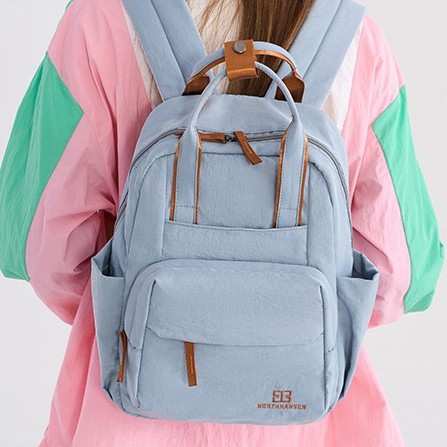 New lightweight small backpack with a girlish style, water-resistant hand-held backpack, a trendy commuting bag for students, study Tours and remedial classes full figure