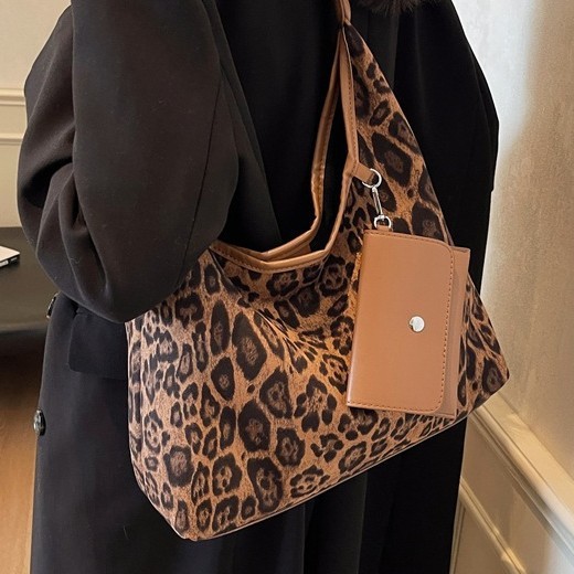 The popular leopard print large-capacity bag for women's 2024 new autumn versatile crossbody bag and commuting single-shoulder bucket bag Specification drawing