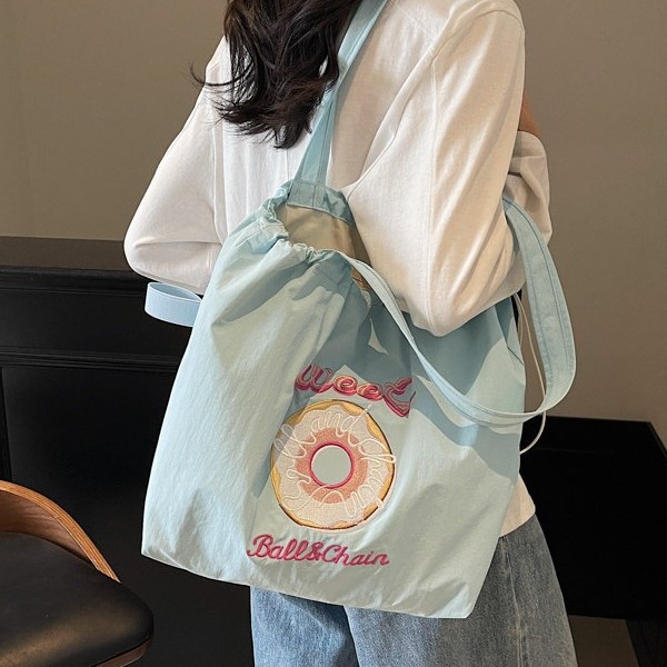 Japanese-style donut embroidery nylon shopping bag, simple and versatile for commuting, large-capacity single-shoulder bag, trendy and lightweight casual bag Specification drawing