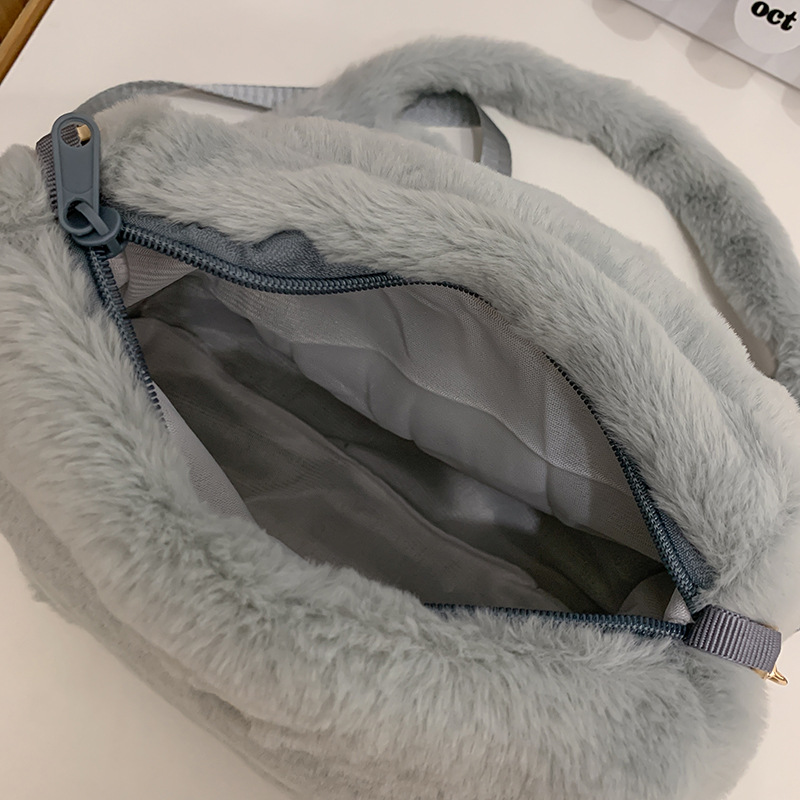 Cartoon, trendy and cute children's mini backpack, plush and cute girl's backpack, cute single-shoulder crossbody bag for boys Application Scenario