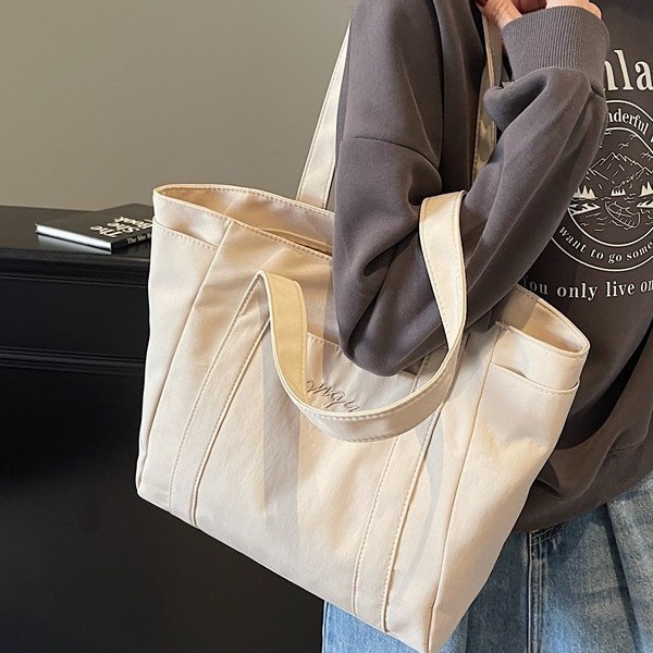Casual fabric nylon tote bag, women's waterproof commuting bag, black canvas bag, zipper computer handbag, large capacity bag full figure