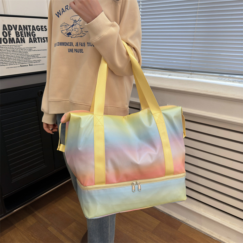 New colorful hand-held fitness bag, outdoor sports and leisure swimming training bag, yoga bag, large-capacity luggage bag for women Application Scenario