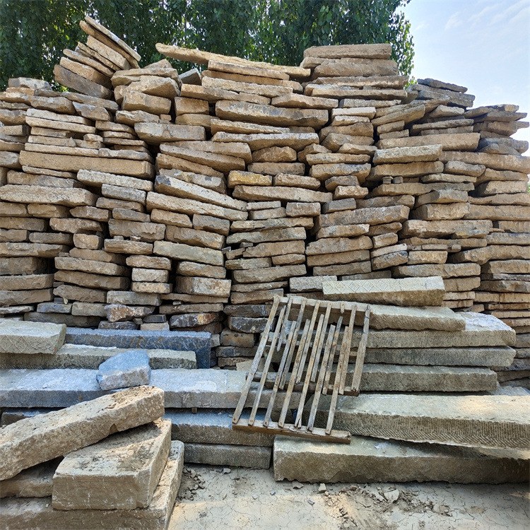 The road is paved with old bluestone slabs. The old park and courtyard are decorated with antique stone slabs. The stepping stones are made of bluestone and the old stone slabs are used Specification drawing