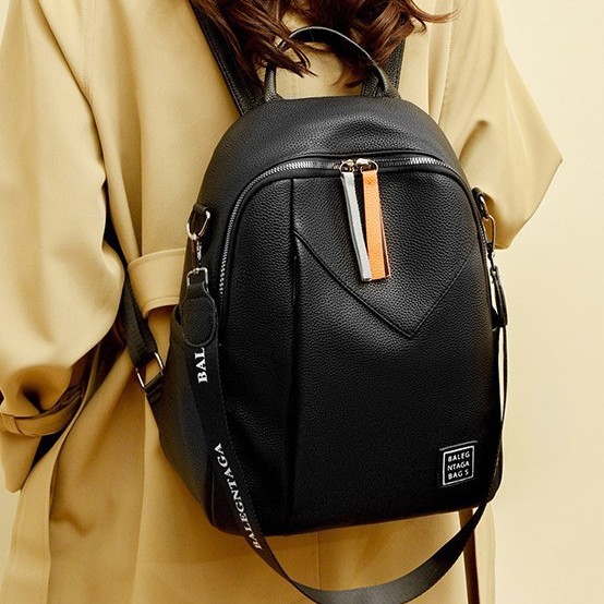 A new type of women's casual backpack with a large capacity, multiple functions and a niche design for commuting full figure
