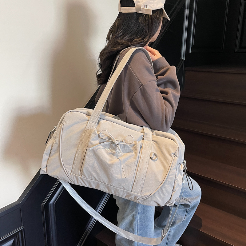Fashionable, lightweight and large-capacity fitness sports bag, single-shoulder crossbody short-distance travel bag, durable hand-held luggage bag for business trips Specification drawing