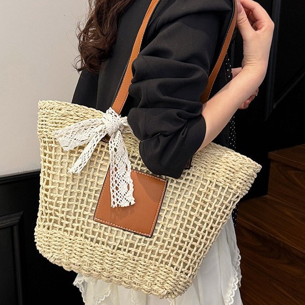 2025 New style straw woven bag, fashionable single-shoulder hand-woven bag, women's rattan woven bag, versatile square vegetable basket bag full figure