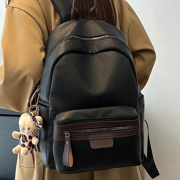 New autumn and winter backpack for women's casual travel, 2024 new large-capacity, laid-back style versatile backpack Application Scenario