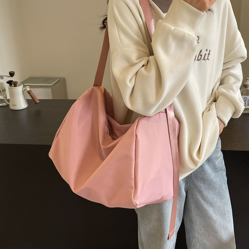 Customized travel bags with logo printing, large-capacity sports and fitness bags, casual and lightweight, short-distance luggage storage bags for outings full figure