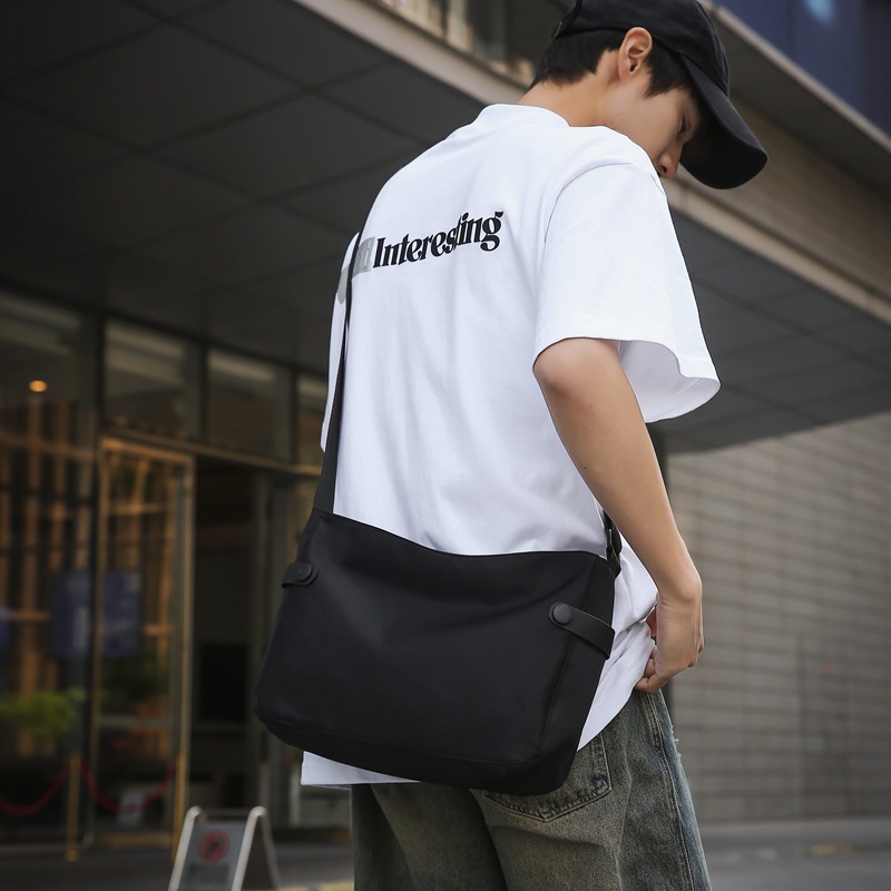 Korean version men's simple single-shoulder bag, crossbody small backpack, large-capacity class commuting casual messenger bag for male and female students details Picture