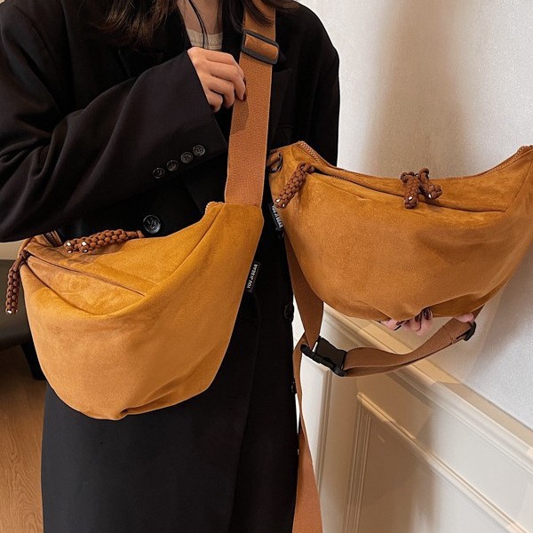 Korean autumn and winter retro niche dumpling bag 2024 new high-end texture crescent-shaped commuting single-shoulder crossbody bag Specification drawing