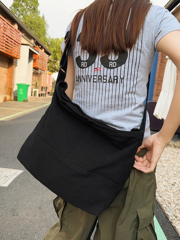 Canvas crossbody bag, women's Instagram casual, artistic and retro single-shoulder bag, laid-back style, college student class backpack, tote bag Specification drawing