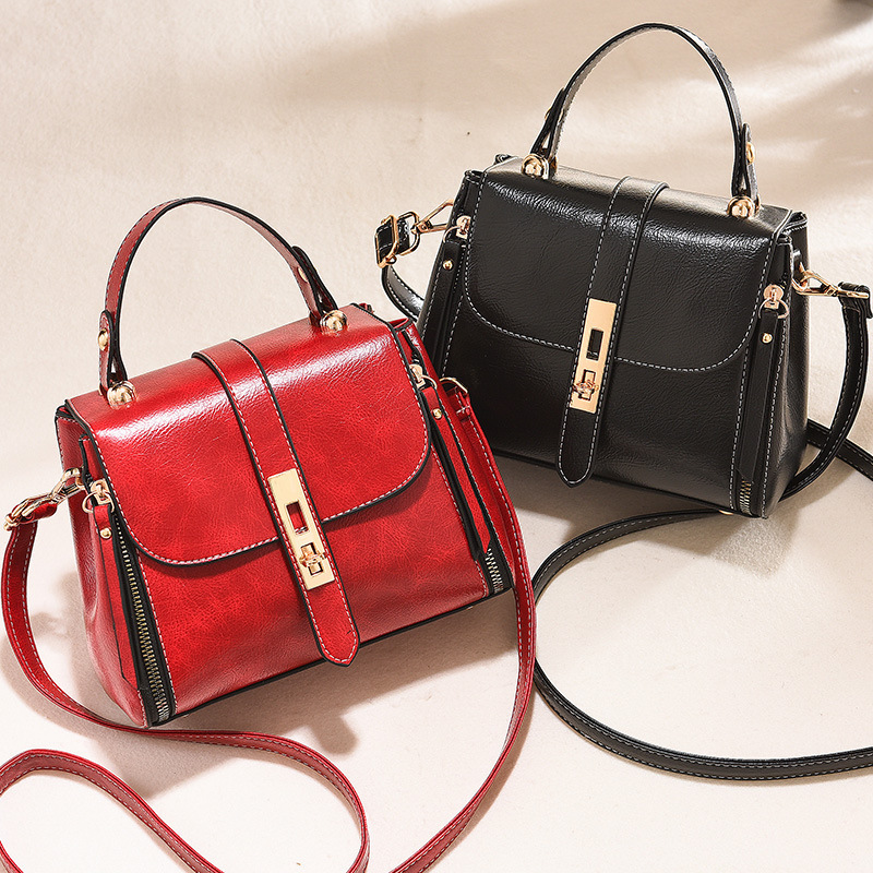 The 2022 new trendy summer fashion oil wax leather square bag for ladies, large capacity, retro single-shoulder crossbody bag details Picture