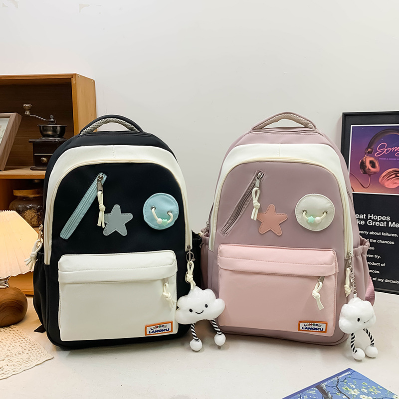 New fashionable schoolbag for middle school students on campus, large-capacity girls' color-blocking backpack for high school students, cute star-shaped versatile bag full figure