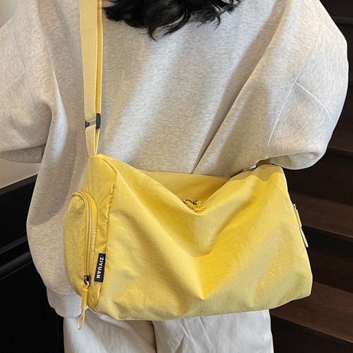 Large-capacity crossbody bags, women's fitness bags, travel and outdoor sports bags, luggage backpacks, large bags, travel bags, lightweight crossbody bags Application Scenario