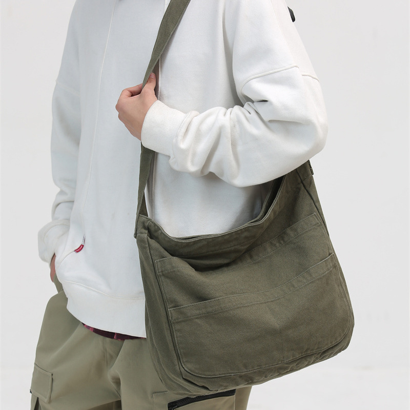 Large-capacity washed canvas bag, casual, simple and retro crossbody bag, a laid-back style single-shoulder bag for a girl's college birthday full figure