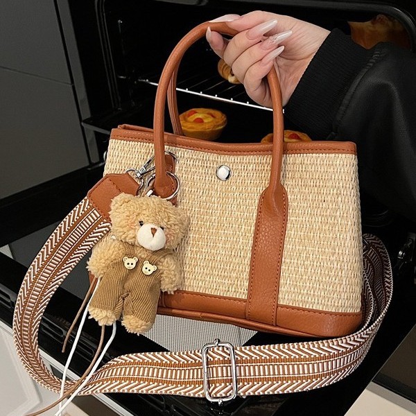 2025 New style stylish hand-held bucket bag for women, spring forest, cute, fashionable tote bag, woven crossbody bag full figure