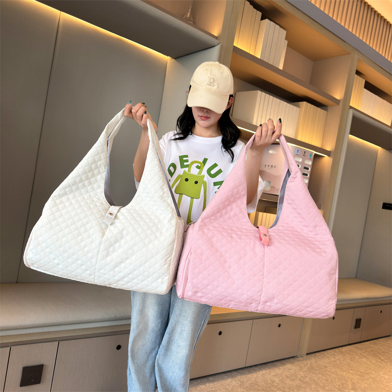 New lightweight short-distance travel bags, diamond-shaped training and fitness bags, yoga bags, and outdoor travel luggage bags details Picture