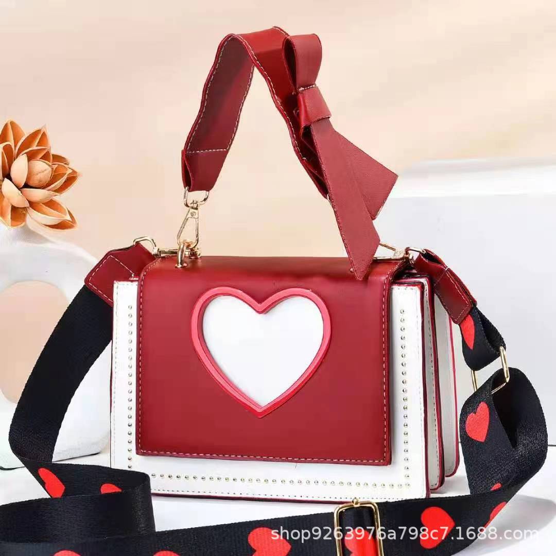 This is a new Korean heart-shaped crossbody bag for trendy women in 2024. It is a fashionable single-shoulder handbag for young women full figure