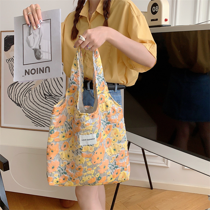 37262 large-capacity canvas bag for women, cute flowers, single-shoulder hand-held bag for college students' classes, shopping vest bag Application Scenario