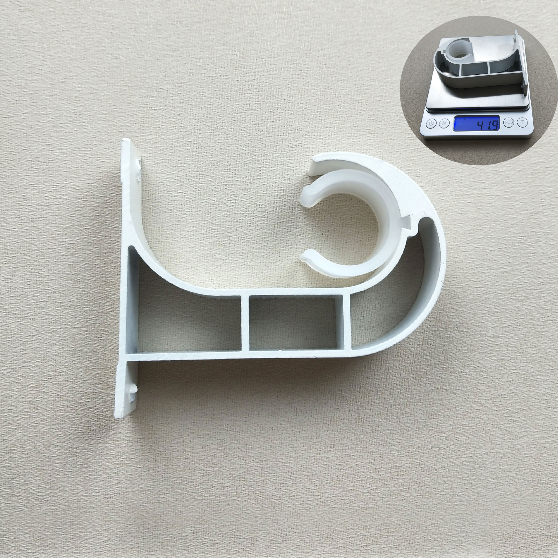 Thickened top-mounted curtain rod fixing accessory bracket, Roman rod base frame, bracket, support frame Application Scenario