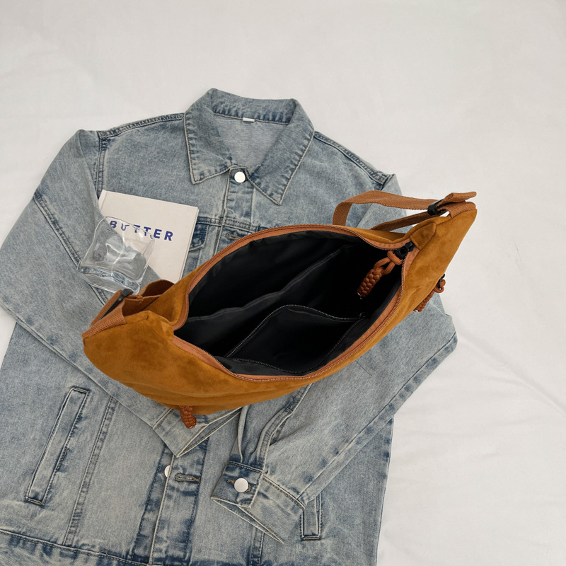 Autumn and winter retro texture dumpling bag crossbody bag for women with a high-end feel, large-capacity 2024 new casual and versatile single-shoulder bag Application Scenario
