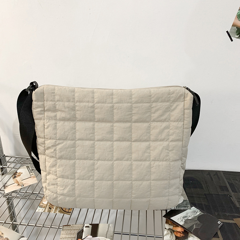 Autumn and winter new couple cotton-padded jackets, bags, women's large-capacity tote bag, versatile commuting single-shoulder bag, men's trendy crossbody bag Specification drawing