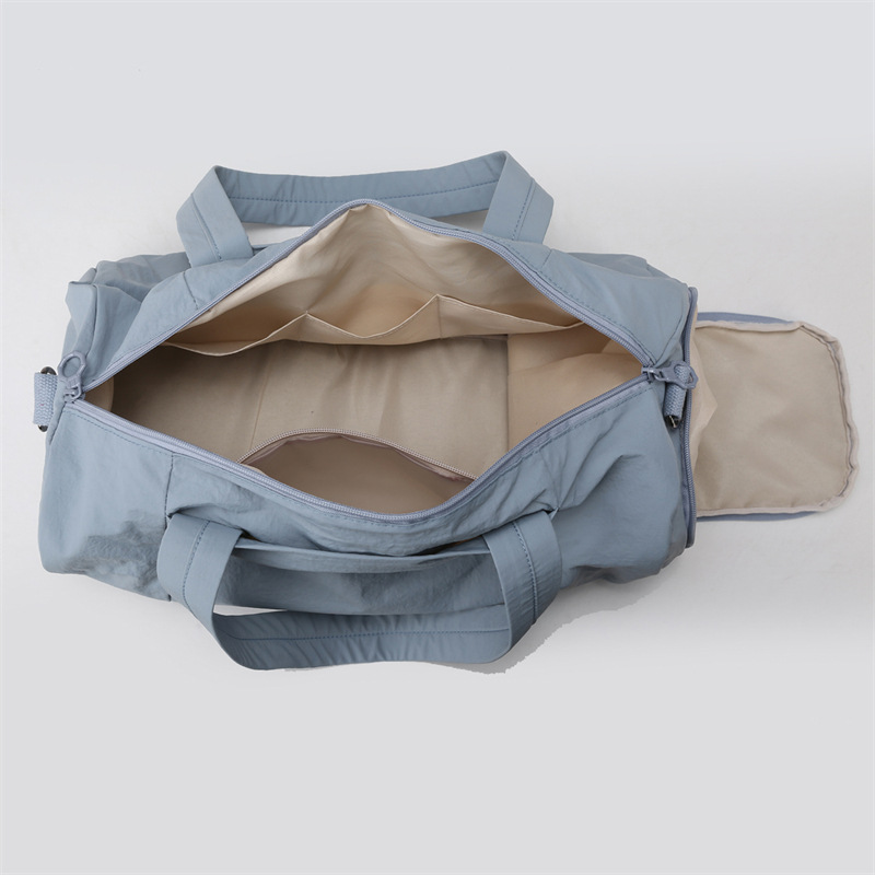 Short travel fitness bag, yoga luggage bag, hand-held student backpack, dry and wet separated storage bag, single-shoulder crossbody bag Application Scenario