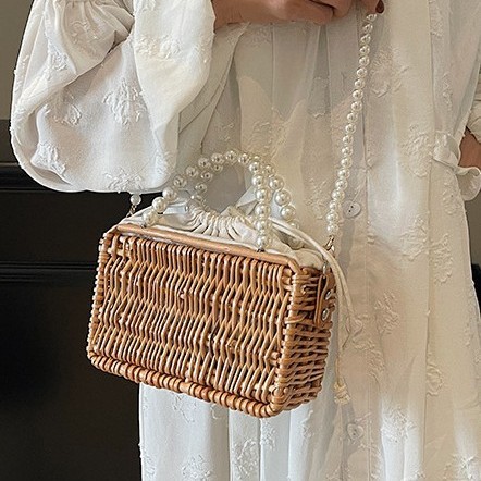 Pearl Bag for Women 2025 New style hand-woven handbag, ins straw and rattan crossbody bag, popular crossbody bag full figure