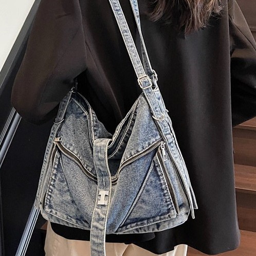2025 New fashion single-shoulder bag, denim underarm bag, large-capacity tote bag, Korean style Instagram single-shoulder crossbody bag for women details Picture