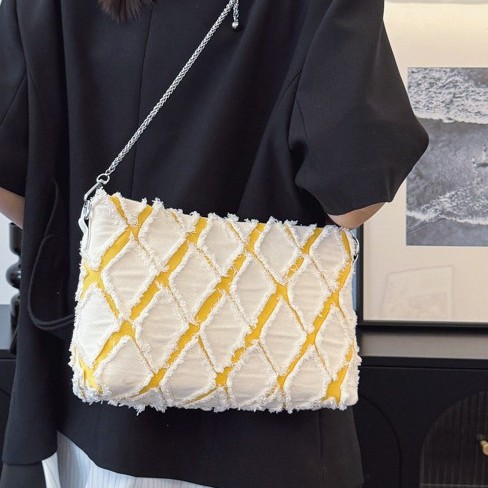 Niche design bag 2025 Spring/Summer Women's new cross-border envelope bag handbag, diamond-shaped chain single-shoulder crossbody bag details Picture