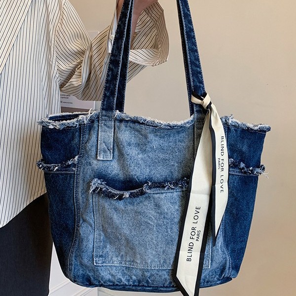 The 2025 new retro denim bag, large-capacity tote bag, single-shoulder bag, casual underarm handbag, and computer bag trend Specification drawing