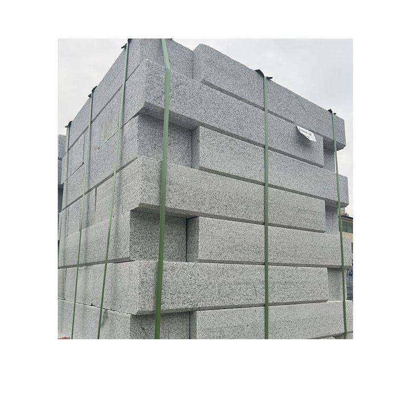 Sesame grey curb stone, light grey curbstone, curb stone, machine-cut surface, natural curb stone, flat stone Item Picture
