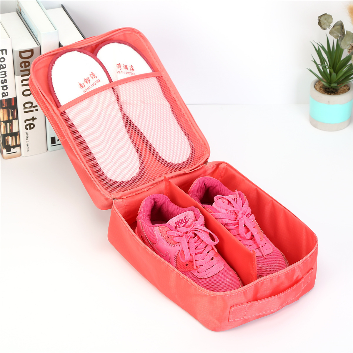 Convenient double-layer three-person waterproof travel shoe bag, large-capacity shoe storage bag for business trips Application Scenario