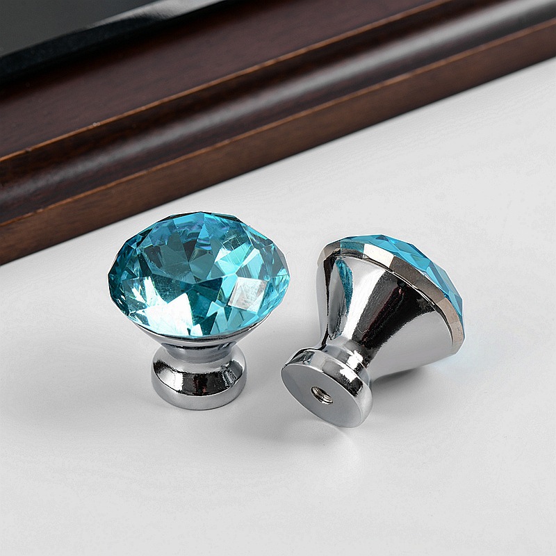 Supplying crystal and diamond handles, European-style light luxury high-end wardrobes, cabinets, door handles, shoe cabinets, wine cabinets, drawers, single holes details Picture
