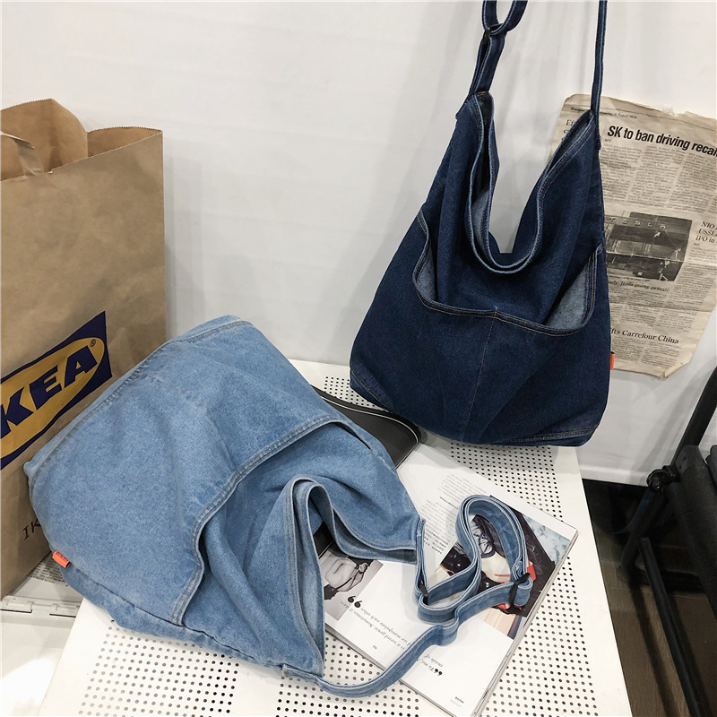 Order denim canvas bags, women's single-shoulder bags, Korean retro school style casual shopping bags, and large-capacity class backpacks full figure