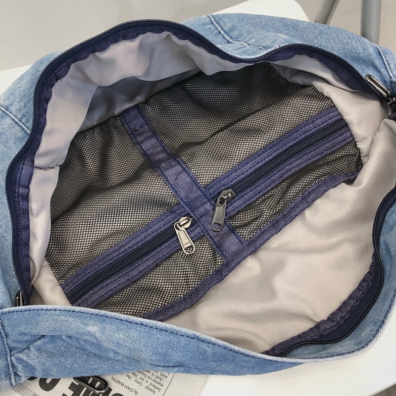 Washed denim crossbody bag for women, large capacity, artistic style, single-shoulder street functional waist bag, fashionable, individual and trendy chest bag Application Scenario