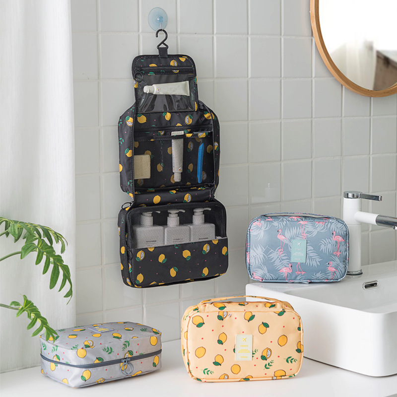 Travel toiletry bag, patterned makeup bag, multi-functional hand-held large-capacity storage bag, can be hung toiletry bag Application Scenario