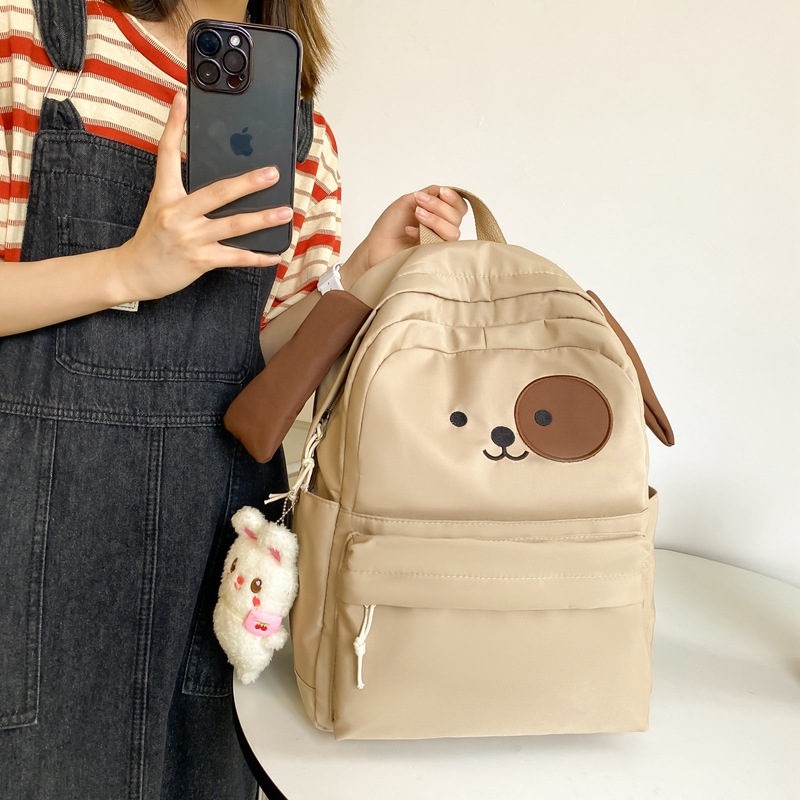 Schoolbag for junior high school girls, backpack for senior high school students, travel bag for college students, large capacity, new cartoon style, new backpack Application Scenario
