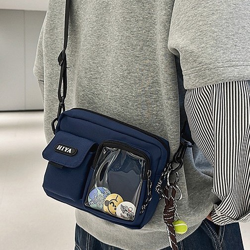 2025 New spring large-capacity small square bag, gender-neutral style, daily portable single-shoulder bag for male and female students, crossbody bag details Picture