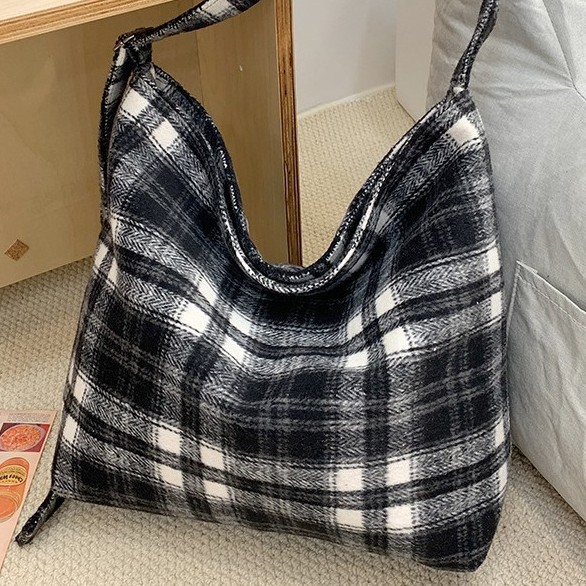 Autumn and winter fashion checkered single-shoulder bag, large-capacity commuter tote bag, Korean-style ins canvas bag, large student class bag details Picture