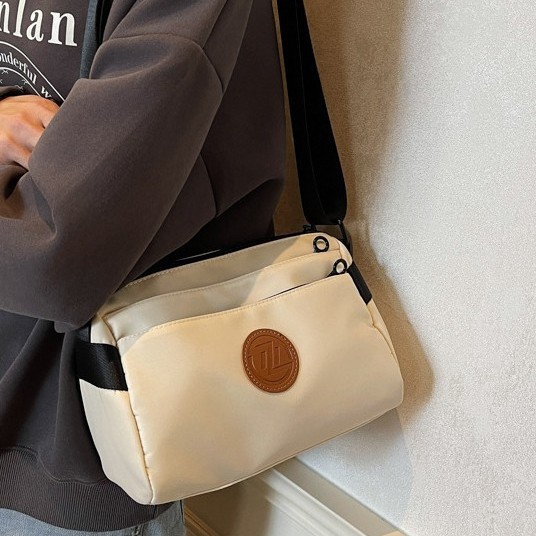 Nylon fabric bag, women's large-capacity multi-functional single-shoulder bag, multi-layer fashionable new, niche casual and fashionable crossbody bag details Picture